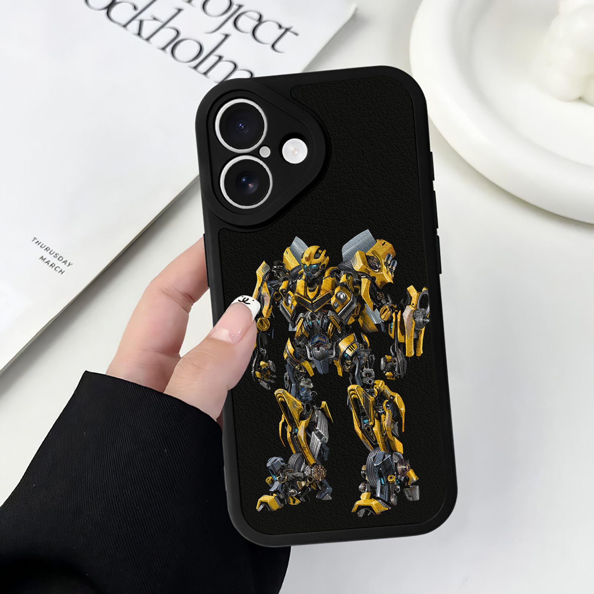 （画像用） Transformers トランスフォーマー 【iPhone 16シリーズ対応】シリコンスマホケース（レザー調） 材質：シリコン